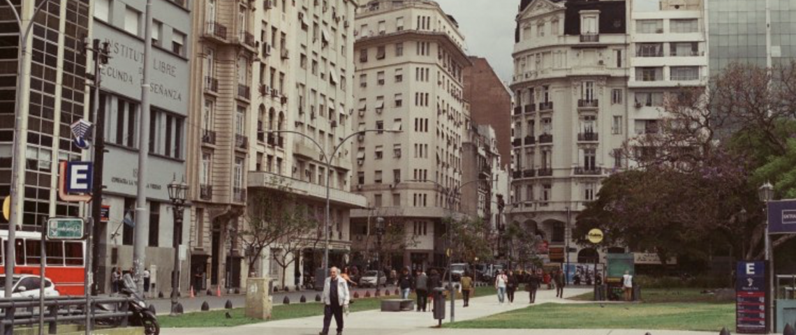 Argentina: inmobiliarias advierten que están al borde de la crisis por alza de alquileres en el mercado paralelo