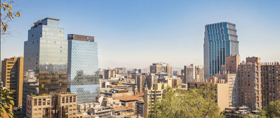 ​Mercado inmobiliario en Santiago acelera su recuperación en agosto impulsado por la venta de departamentos y casas