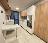 Cocina completa, espaciosos y modernos muebles