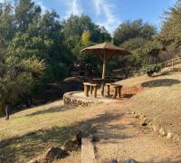 una de las áreas comunes del condominio con salida al embalse