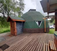 Hermosa parcela a 10 minutos de Osorno, con Luz y Agua, estero, porton electrico, totalmente independiente, no es loteo, esta rodeada de campo, a orilla de camino principal, a 2 minutos de ruta 5 sur, con agua todo el año, arboleda, lomas, humedales, cuenta con rol propio, precio de venta totalmente conversable.