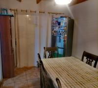 comedor con viga a la vista