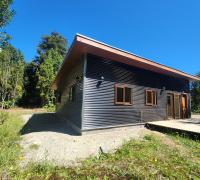 casa lateral vista a logia .