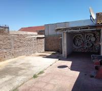 Patio lateral / Bodega