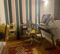 Dormitorio con baño especial para escritorio, ventanas termopanel