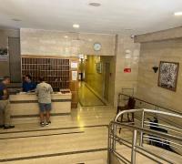 Recepción de gran envergadura con personal de seguridad permanente, a pasos del Palacio de La Moneda.