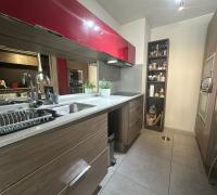 Distribución inteligente que permite integrar lavavajillas sin intervenir el mobiliario.