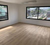 OFICINAS ILUMINADAS