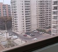 VISTA HACIA ATRAS BAÑO DE VISITAS Y OF. CHICA