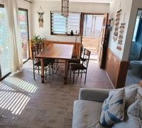 AMPLIO  Y LUMINOSO LIVING COMEDOR