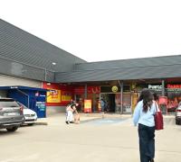 Contrato mínimo de 2 años en UF, garantía equivalente a 2 rentas mensuales. Ideal para rubros de retail, servicios al consumidor, gastronomía o salud, sujeto a evaluación de rubro por parte de la administración del strip center.