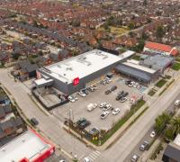 Oportunidad de arriendo en Strip Center Puerto Talca, en Cinco Norte 3615, en el corazón comercial de la ciudad de Talca, con acceso directo desde una de las principales arterias de la región del Maule.