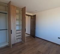 Dormitorio con closet (cajoneras cierre suave)