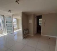 dormitorio y puerta de baño