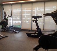 GIMNASIO BIEN EQUIPADO 