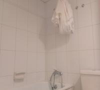 BAÑO CON TINA