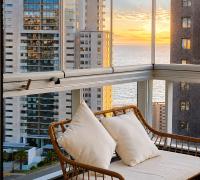 Terraza cerrada con vidrios vistalibre, comodos espacios para disfrutar el atardecer