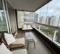 Terraza cerrada con vidrios vistalibre, comodos espacios para disfrutar el atardecer