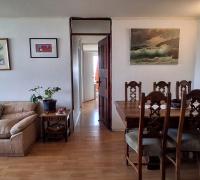vista hacia living comedor y pasillo de distribución al poniente, donde están los dormitorios
