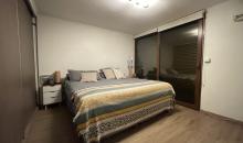 Dormitorio principal con salida a terraza, iluminado y buen tamaño