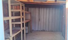 Bodega con estantería