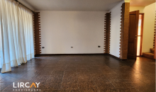 amplio living comedor