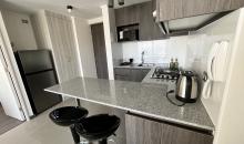 Cocina amoblada y equipada con todo los necesario .