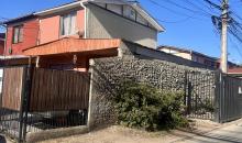 Casa esquina amplia entrada por avenida y pasaje