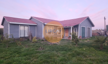 amplia propiedad de un piso de construcción