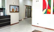 Acceso Principal al Edificio
