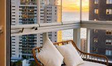 Terraza cerrada con vidrios vistalibre, comodos espacios para disfrutar el atardecer