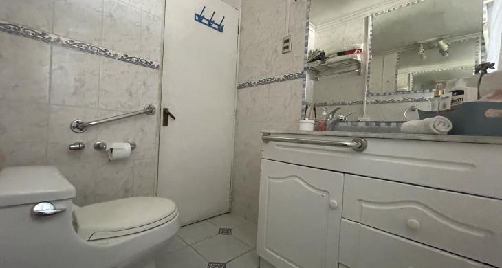 Baño principal completo