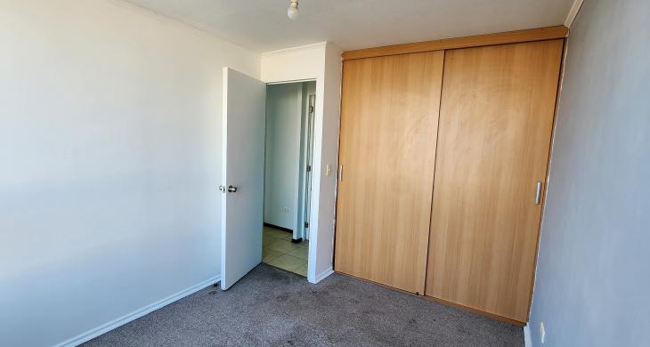 Dormitorio principal con closet completo