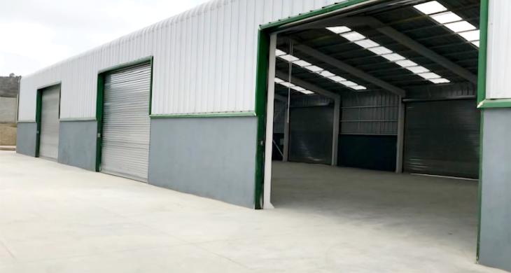 INTERIOR DE BODEGA, LOZA DE 400M2