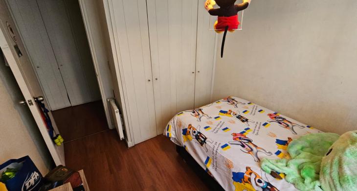  dormitorio 2 con closet y calefacción por radiadores