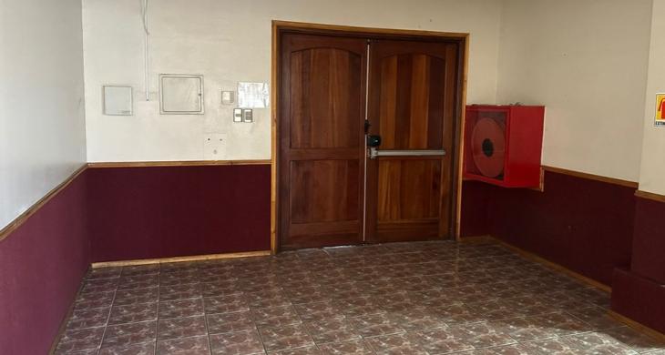 Puerta de acceso al holl