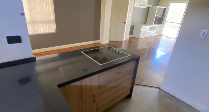 COCINA AMOBLADA CON ENCIMERA ELECTRICA