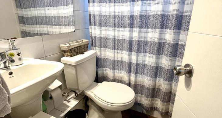 2 Baños completos. 1 en suite.