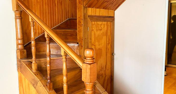 ESCALERA DE ROBLE
