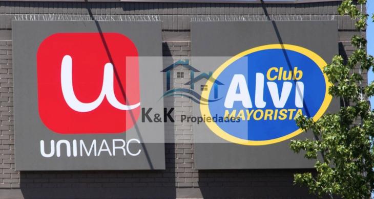 Supermercado Unimarc y Alvi a pasos