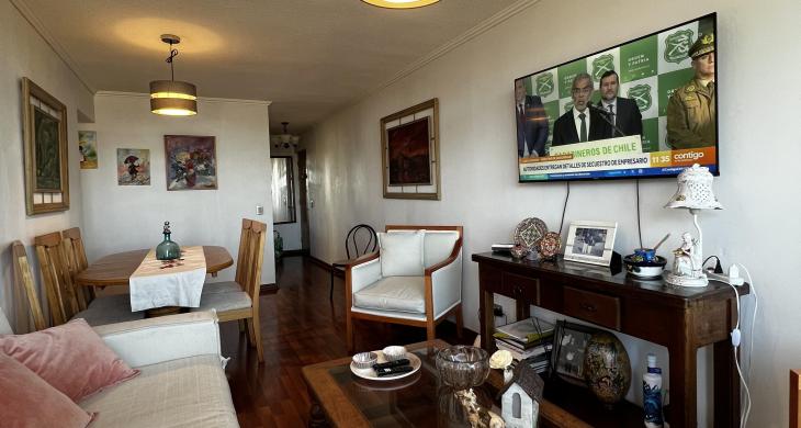 Luminosa area living comedor vista poniente