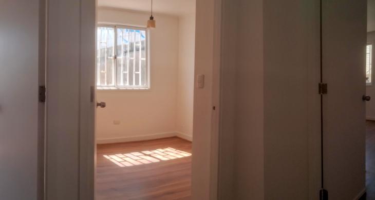 hall segundo piso con entrada a los tres dormitorios