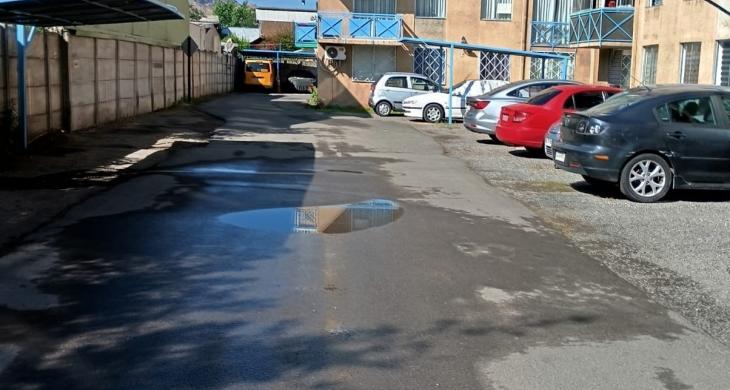 Estacionamiento + Visita