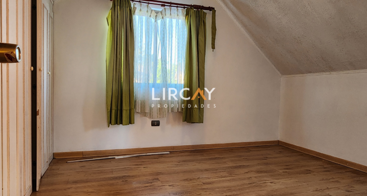 dos dormitorios en segundo piso