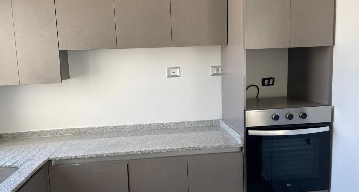 Cocina amoblada con Horno empotrado