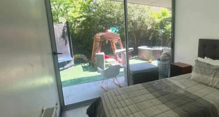 Ventanales de termopanel amplios y luminosos