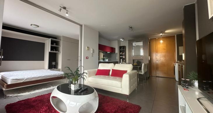 Luminoso living-comedor con salida directa a terraza, vista panorámica