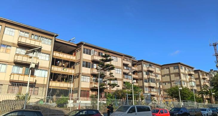 FRONTIS, AMPLIA AVENIDA