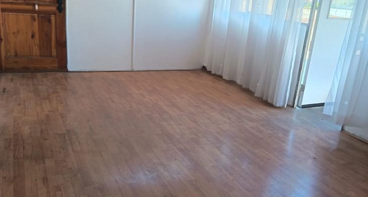 MUY LUMINOSO TODO EL DIA