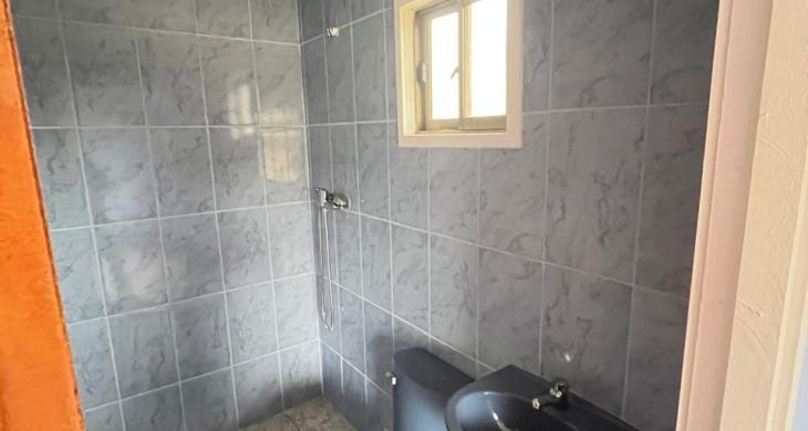 Baño completo dormitorio principal